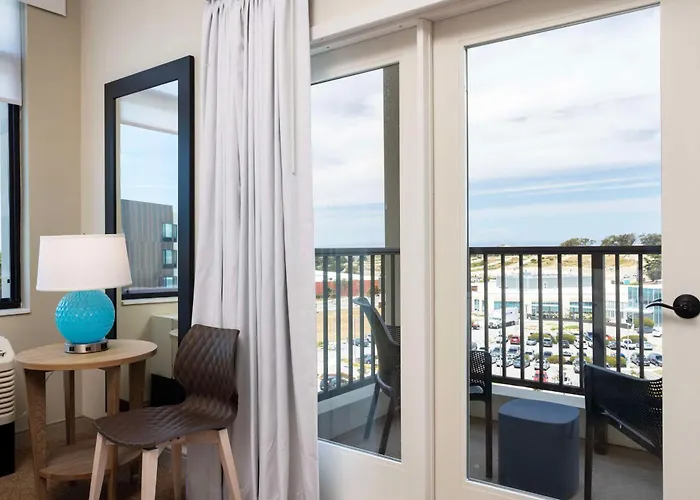 Home2 Suites By Hilton Marina